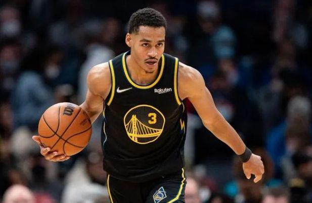 杜伦再次收获大号两双，本赛季已经5次贡献15+15（杜伦再砍豪华两双，本季第5次达成15+15）