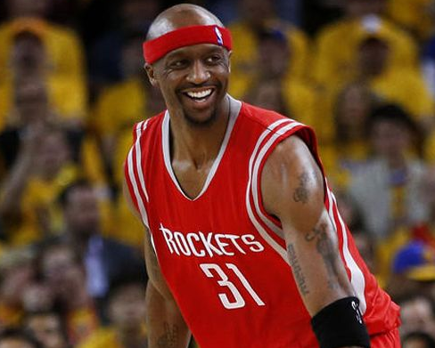 记者：汪士钦这张红牌就是多年来中国足球陋习的真实写照（记者：汪士钦这张红牌是中国足球多年陋习的缩影）