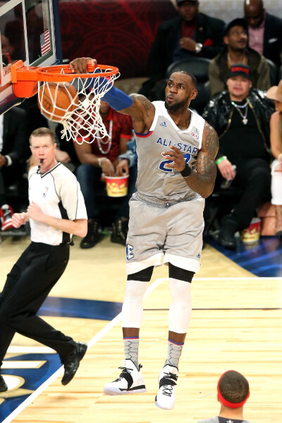 阿森纳梅超锋传射建功，凯莱赫全力扑救仍被进两球，枪手挡不住！（阿森纳势不可挡！梅超锋传射发威，凯莱赫拼尽仍丢两球）