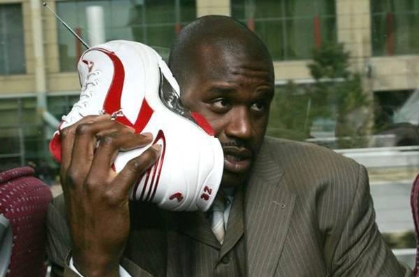 太阳报：英乙球迷在看台上发病，直升机降落在球场里进行急救（英乙看台球迷突发疾病，直升机入场紧急救援）