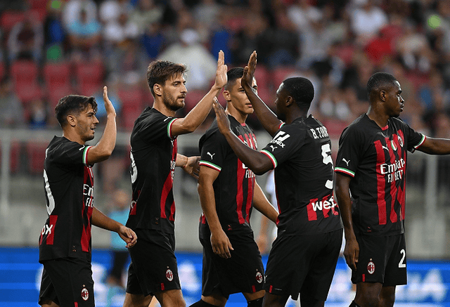 欧文突破防守造成杀伤球成功（欧文强突防线造犯规得手）