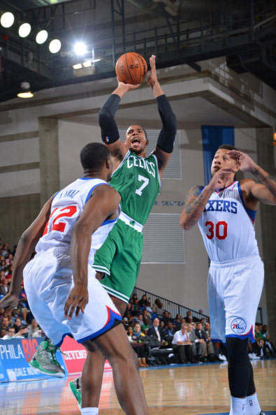 徐尚：我建议并支持邵佳一竞聘国足主帅，希望他到更高的舞台（徐尚：倡议并力挺邵佳一竞聘国足主帅，盼其迈向更高舞台）