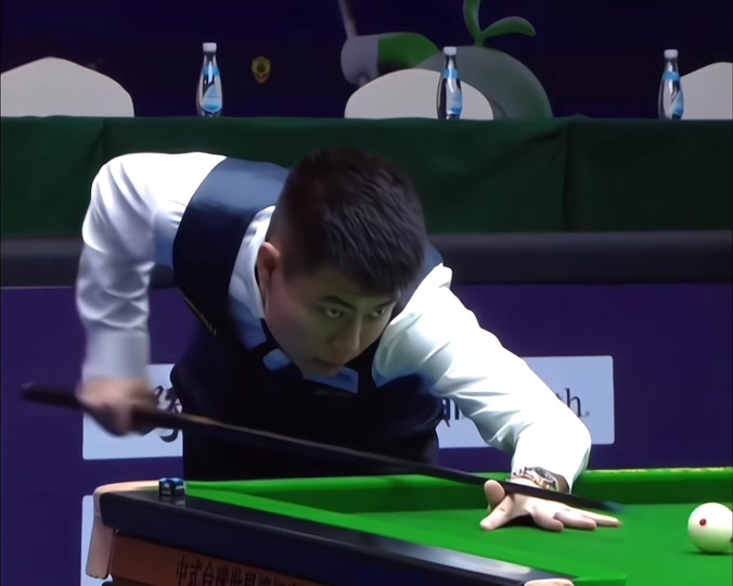 尔在前场攻 尔在前场攻